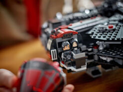 LEGO Star Wars 75389 Dark Falcon, Astronave Giocattolo da Costruire, Versione Oscura del Millennium Falcon, Idea Regalo 10+ - immagine 6