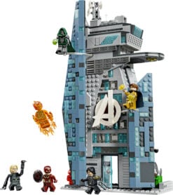 LEGO | Marvel 76352 Avengers: Doomsday Nuova Torre degli Avengers, Giocattolo da Supereroi con 6 Minifigure, Regalo da 12+ - immagine 2