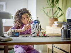 LEGO Star Wars 75379 R2-D2, Modellino da Costruire di Droide con Parti Mobili e Accessori, Giochi Creativi 10+ con Minifigure - immagine 3