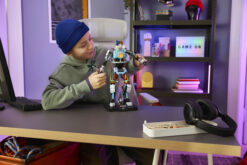 LEGO Fortnite 77081 KIT, Action Figure Giocattolo con Piccone Artigli Potenti e Ruota Girevole, Regalo per Gamer da 12 Anni - immagine 7