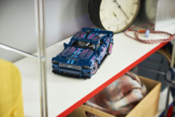 LEGO Technic 42236 Auto Ford Mustang GT Custom Garage GT, Giocattolo con Motore V8, Sterzo HOG, Parti Intercambiabili, da 10+ - immagine 3