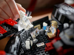 LEGO Star Wars 75389 Dark Falcon, Astronave Giocattolo da Costruire, Versione Oscura del Millennium Falcon, Idea Regalo 10+ - immagine 3